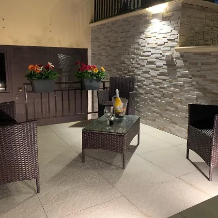 Avola Beach Appartment * أفولا