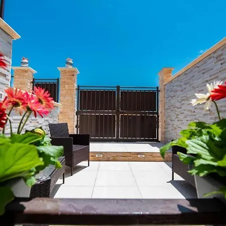 Avola Beach Appartment Авола