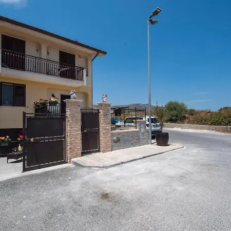 Avola Beach Appartment Авола