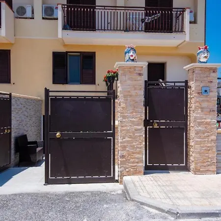 Апартаменты Avola Beach Appartment